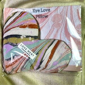 LOVE MERT Eye Love Pillow - Multicolor Marble Print